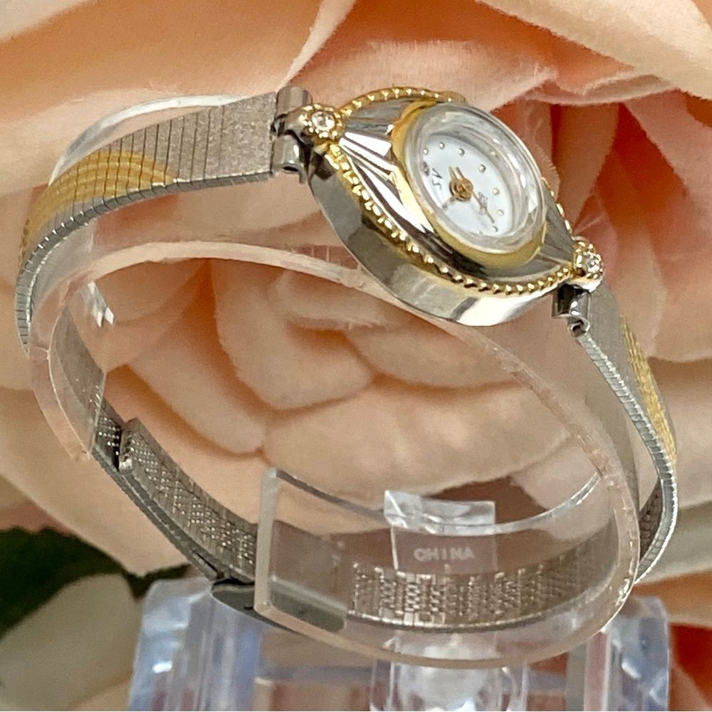 Vintage Sergio Valente Diamond Accented Dial Two-Tone Dainty Dress Watch - Picture 6 of 16